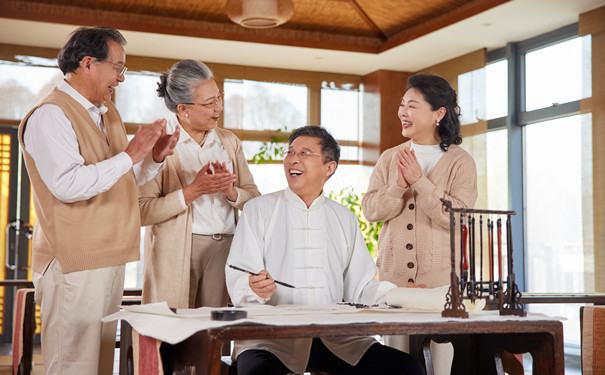 65岁以上的老年人可以购买什么重大疾病保险？插图
