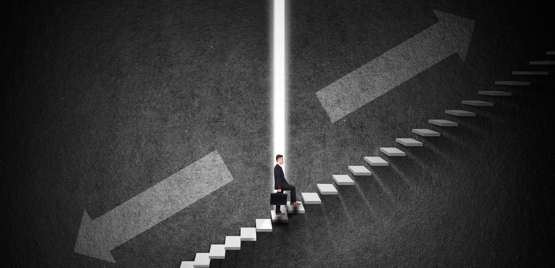 银行再次下调存款利率！钱还放在银行吗？
